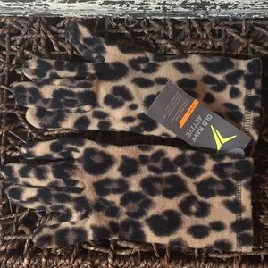 Nwt  Old Navy Leopard Gloves w/ Text Friendly Tips